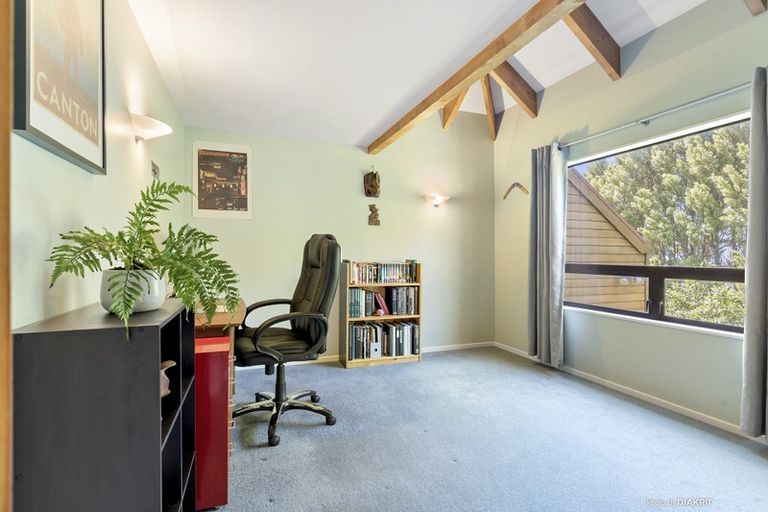 Photo of property in 11 Baxter Way, Karori, Wellington, 6012