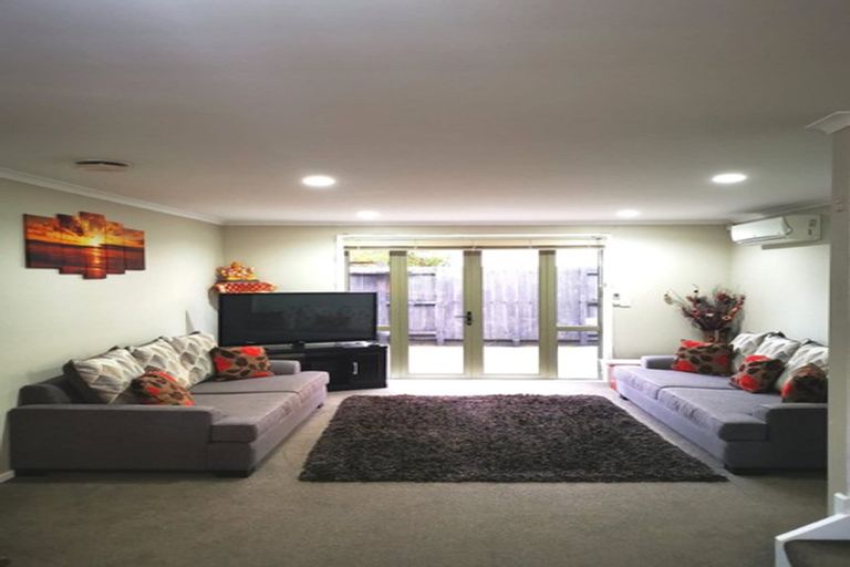 Photo of property in 24 Barnea Circle, Glen Eden, Auckland, 0602