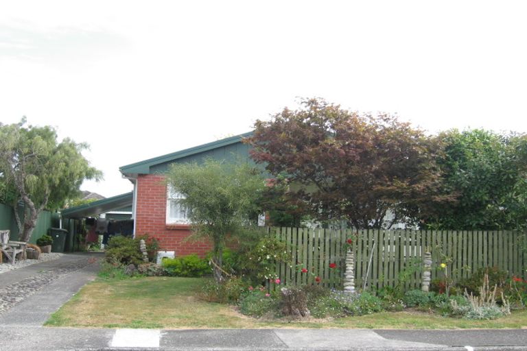 Photo of property in 10 Parera Grove, Heretaunga, Upper Hutt, 5018