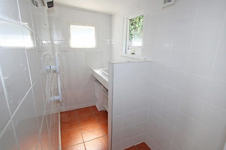 Photo of property in 15 Monowai Road, Ravensbourne, Dunedin, 9022