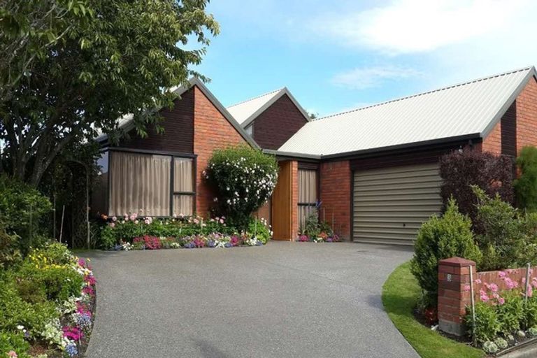 Photo of property in 3 Broadfell Avenue, Avonhead, Christchurch, 8042