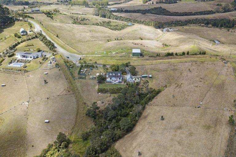 Photo of property in 176 Valley Road, Waitoki, Kaukapakapa, 0871