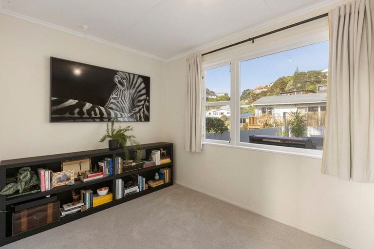 Photo of property in 10 Liddel Grove, Island Bay, Wellington, 6023