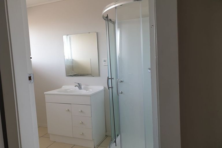 Photo of property in 3/4 Division Street, Riccarton, Christchurch, 8041