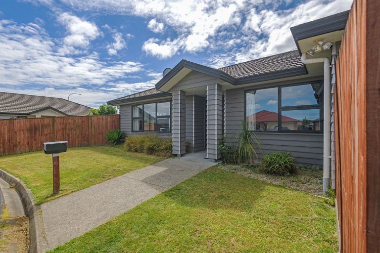 Photo of property in 2 Angelina Way, Kelvin Grove, Palmerston North, 4414