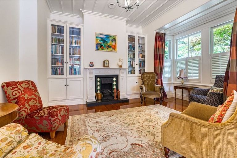 Photo of property in 1 Kapai Road, Devonport, Auckland, 0624