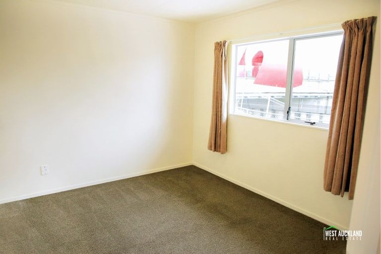 Photo of property in 12a Sturges Road, Henderson, Auckland, 0612