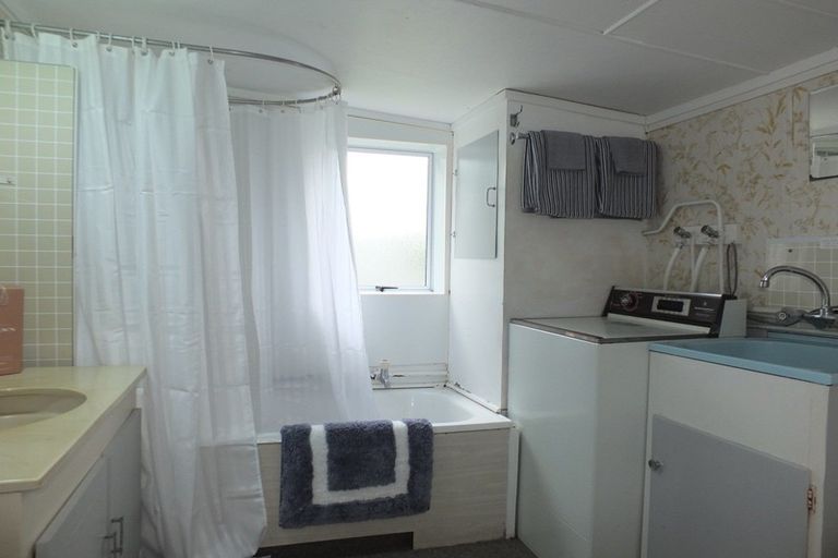 Photo of property in 45 Nash Parade, Foxton Beach, Foxton, 4815