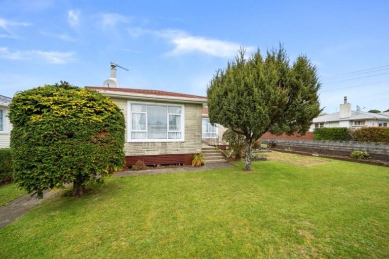 Photo of property in 14 Cowling Road, Hurdon, New Plymouth, 4310