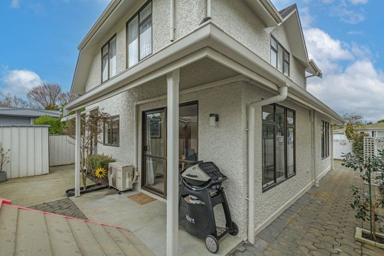 Photo of property in 1a Surrey Crescent, Hokowhitu, Palmerston North, 4410