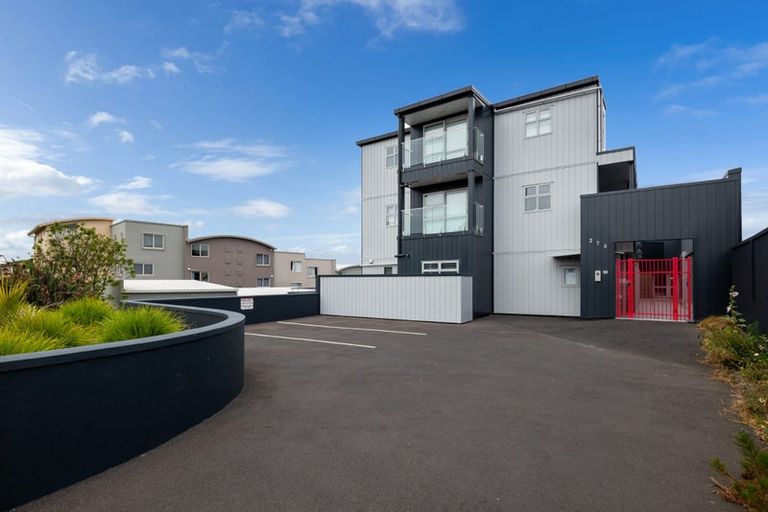 Photo of property in 4/270 Onewa Road, Birkenhead, Auckland, 0626