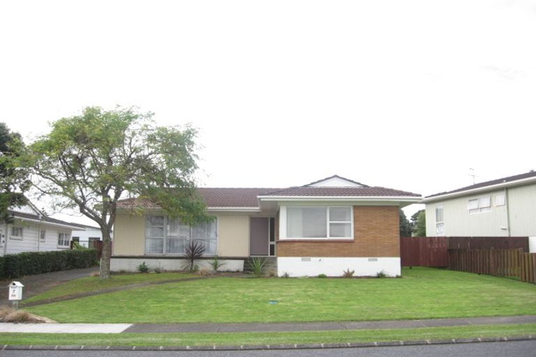 Photo of property in 7 Tupaki Place, Pakuranga Heights, Auckland, 2010