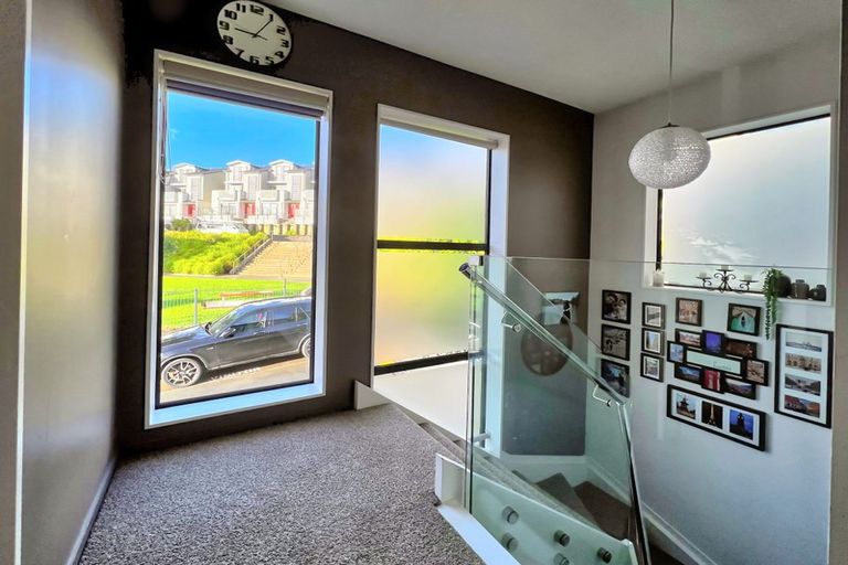 Photo of property in 42 Makamaka Lane, Albany Heights, Auckland, 0632