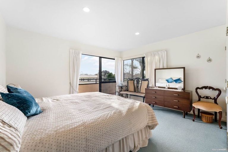 Photo of property in 16 Sunny Crescent, Huapai, Kumeu, 0810