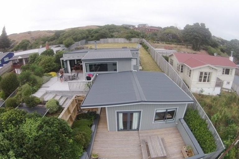 Photo of property in 6 Te Ara Road, Pukerua Bay, 5026