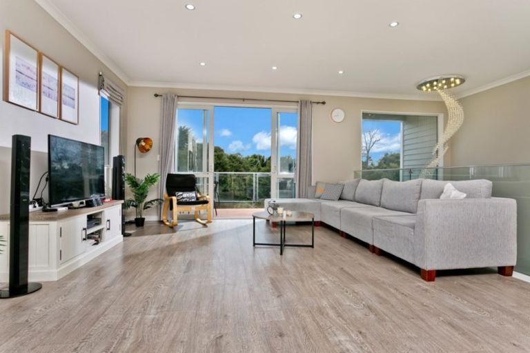 Photo of property in 15 Korihi Drive, Swanson, Auckland, 0614