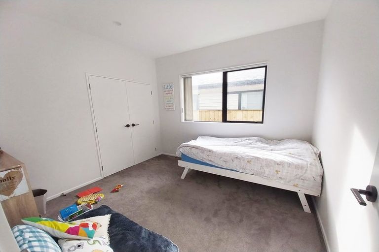 Photo of property in 18 Konoba Avenue, Kumeu, 0810