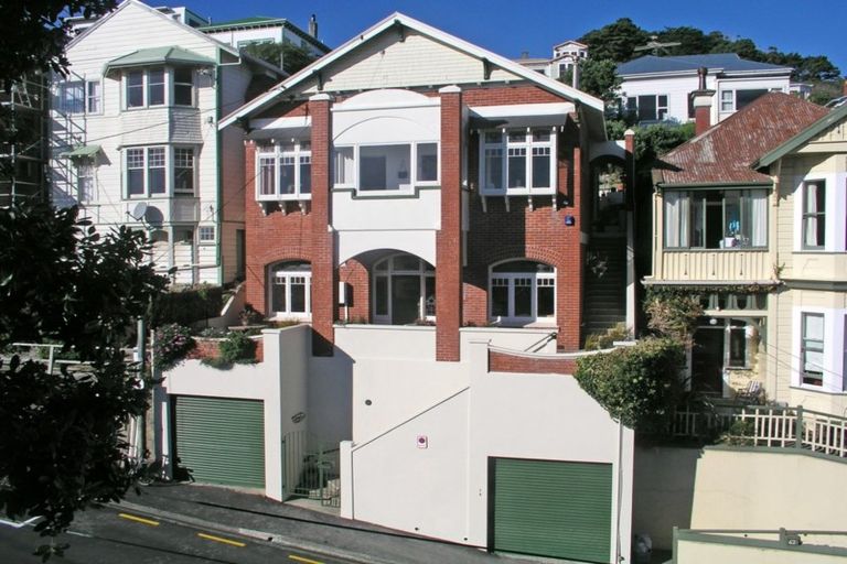 Photo of property in 64 Hawker Street, Mount Victoria, Wellington, 6011