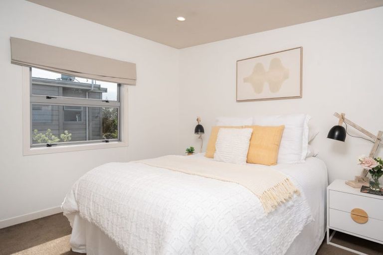 Photo of property in 18 Franklyn Road, Tawa, Wellington, 5028