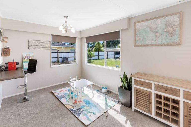 Photo of property in 61 Abraham Crescent, Milson, Palmerston North, 4414