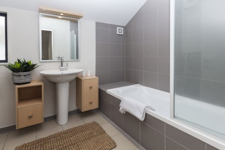 Photo of property in 142a Innes Road, St Albans, Christchurch, 8052