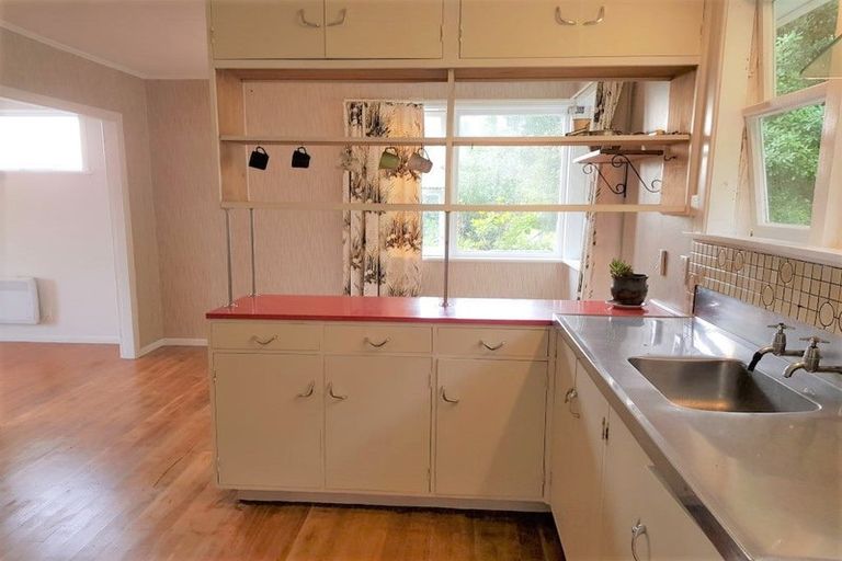 Photo of property in 28 Papakowhai Road, Papakowhai, Porirua, 5024