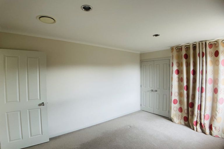 Photo of property in 1 Kenley Heights, Flat Bush, Auckland, 2016