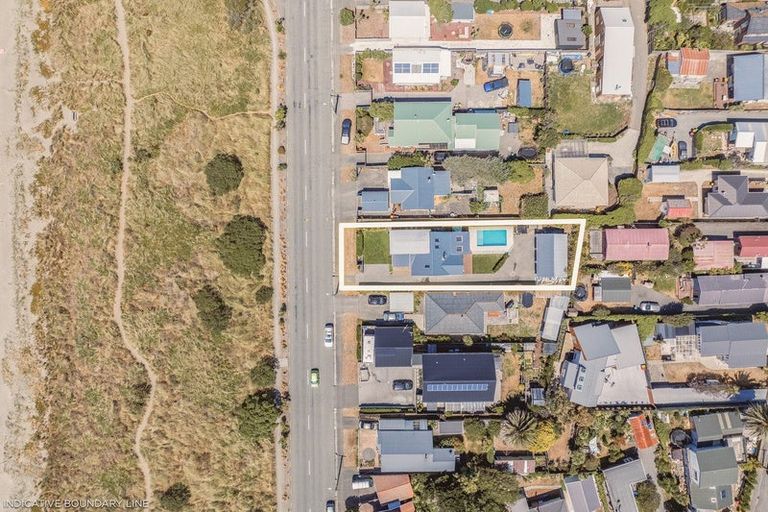 Photo of property in 35 Marine Parade, North New Brighton, Christchurch, 8083