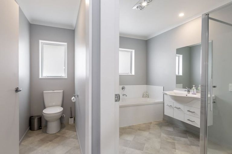 Photo of property in 12 Kuaka Crescent, Mangawhai, 0505