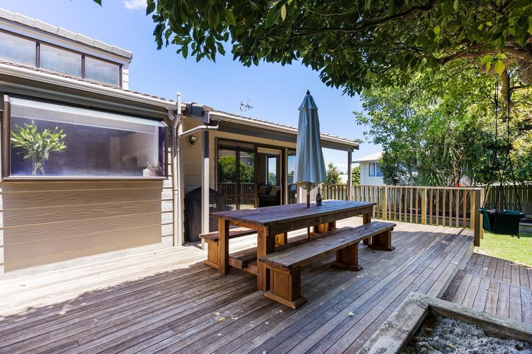 Photo of property in 30 Sandgate Avenue, Botany Downs, Auckland, 2010