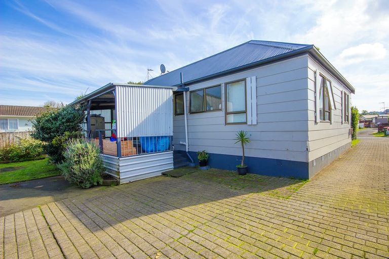 Photo of property in 25 Balloch Street, Randwick Park, Auckland, 2105