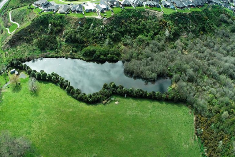 Photo of property in 37 Whakahaumako Road, Leamington, 3495