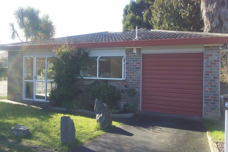 Photo of property in 2/13 Bunnythorpe Road, Papakura, 2110