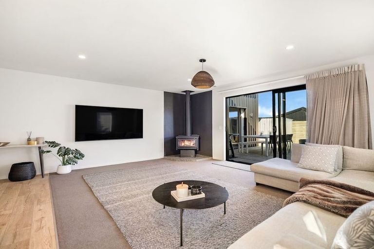 Photo of property in 13 Wheat Street, Jacks Point, Queenstown, 9371