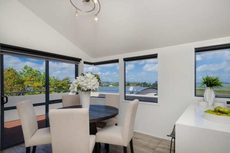 Photo of property in 37 Bannings Way, Hobsonville, Auckland, 0618