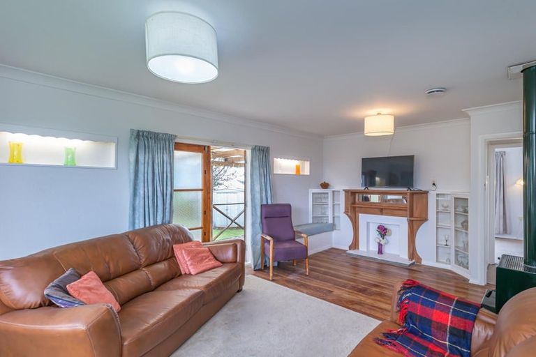 Photo of property in 12 Ryder Crescent, Levin, 5510