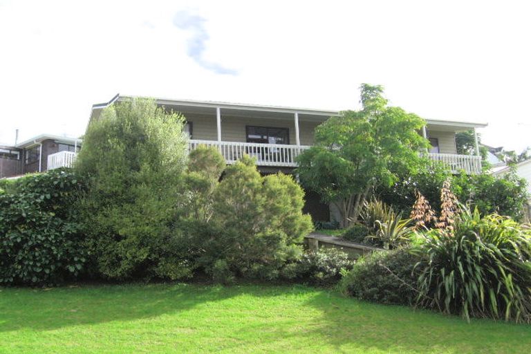 Photo of property in 5 Orewa Heights Crescent, Orewa, 0931