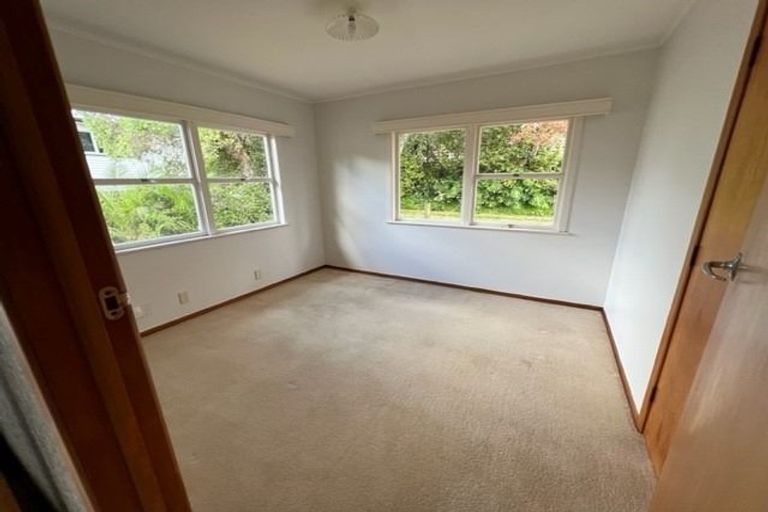 Photo of property in 22 The Terrace, Herald Island, Auckland, 0618