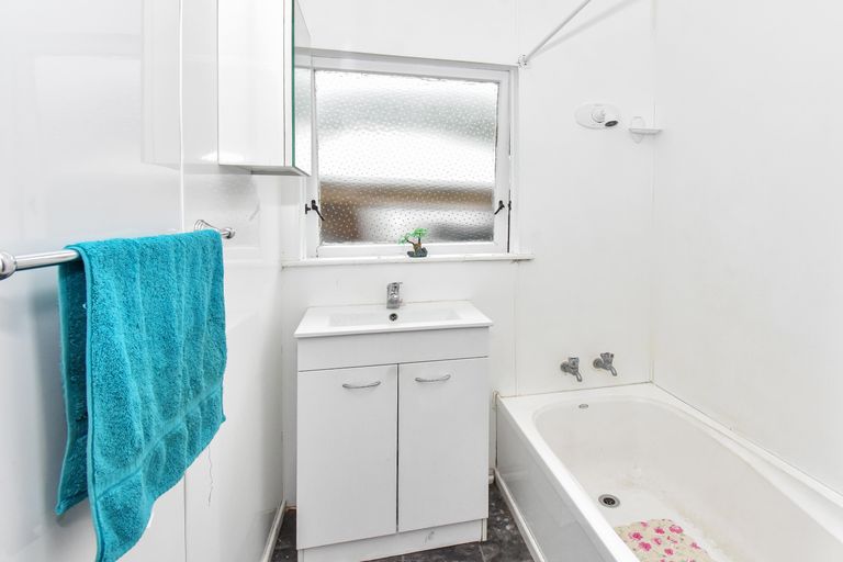 Photo of property in 42 Clayton Avenue, Otara, Auckland, 2023