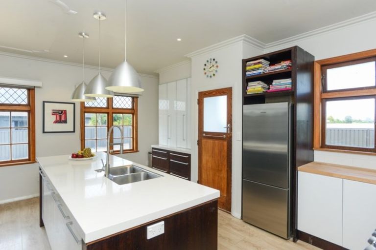 Photo of property in 42 Ferry Road, Clive, 4102