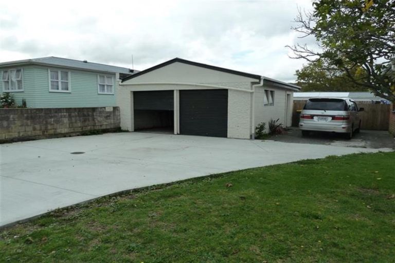 Photo of property in 2 Belgrave Place, Papakura, 2110