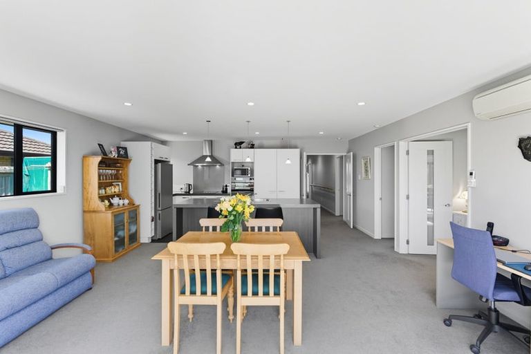 Photo of property in 87 Rannoch Drive, Broomfield, Christchurch, 8042