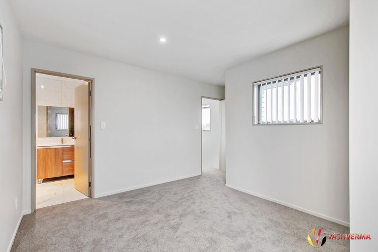 Photo of property in 93c Maplesden Drive, Clendon Park, Auckland, 2103