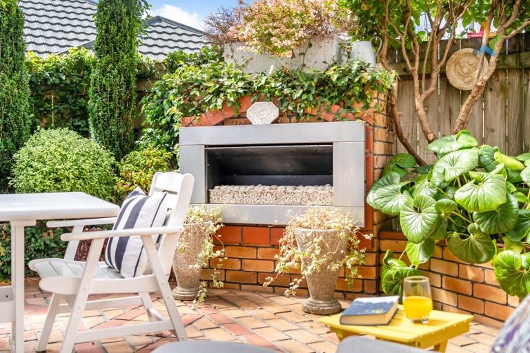 Photo of property in 2/17 Puriri Street, Woburn, Lower Hutt, 5010