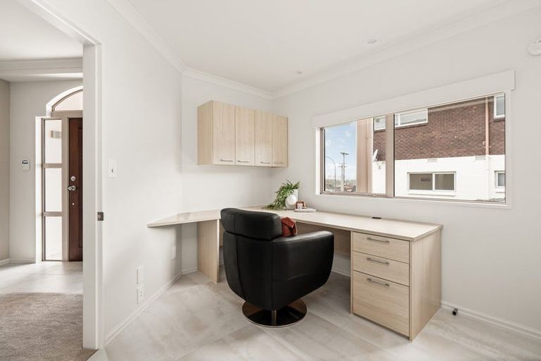 Photo of property in 3 Seaview Road, Otumoetai, Tauranga, 3110