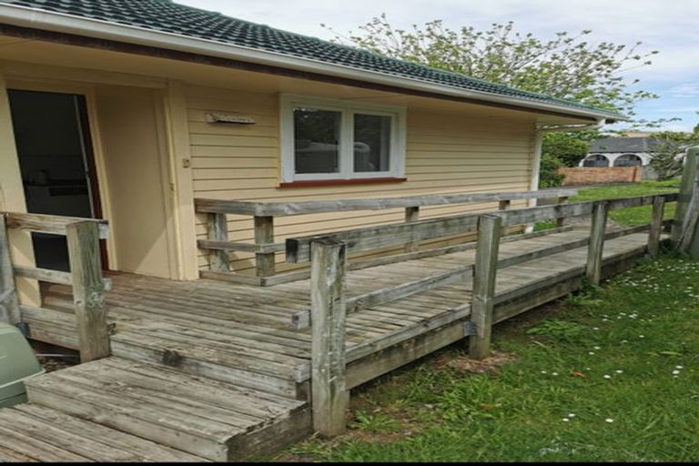 Photo of property in 7 Beaufield Lane, Te Atatu Peninsula, Auckland, 0610
