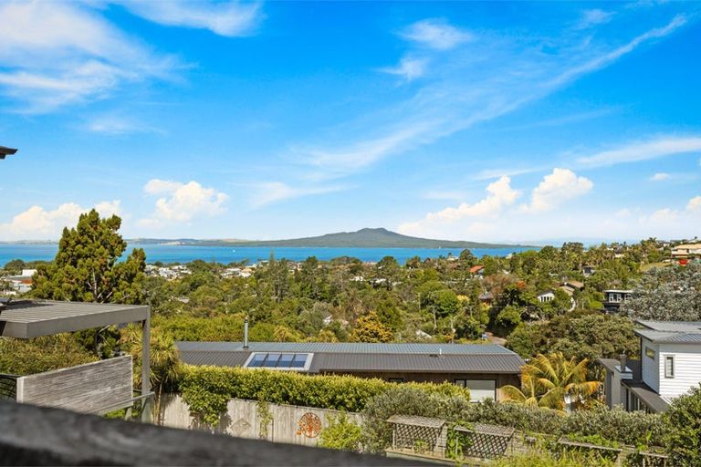 Photo of property in 51 Aberdeen Road, Castor Bay, Auckland, 0620