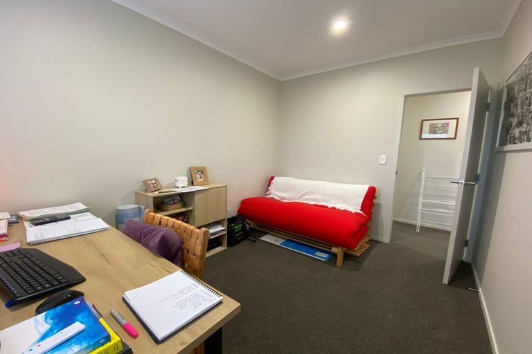 Photo of property in 8 Manatu Lane, Inglewood, 4330