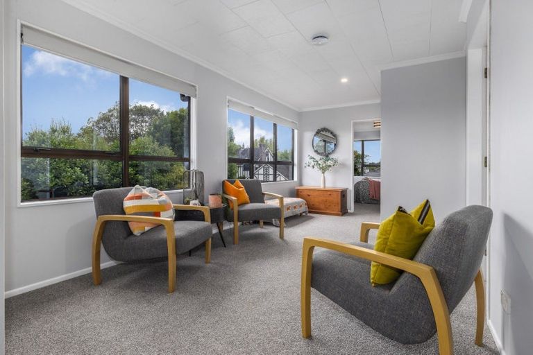 Photo of property in 54 Highbury Drive, Levin, 5510