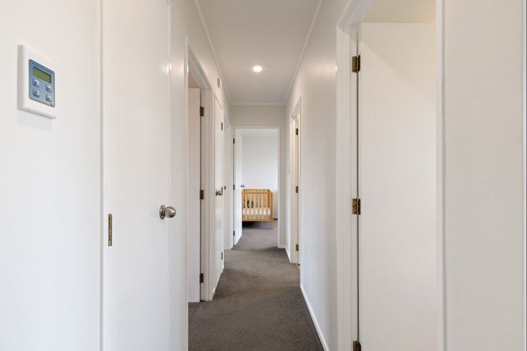 Photo of property in 100 Hillcrest Drive, Kelvin Grove, Palmerston North, 4414